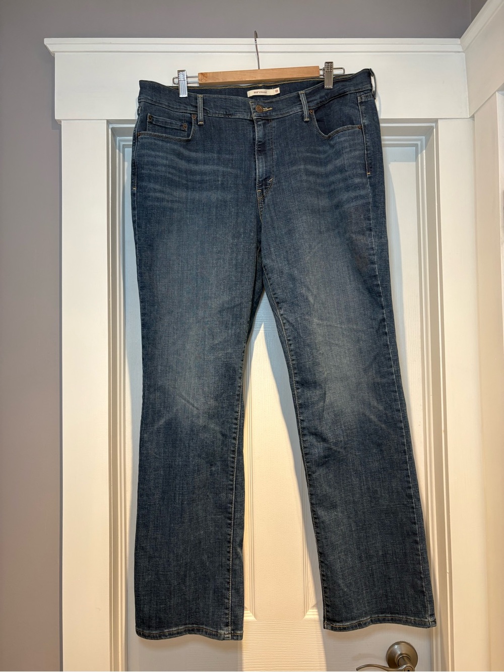 Women’s Levi Bootcut Jeans in Dark Blue